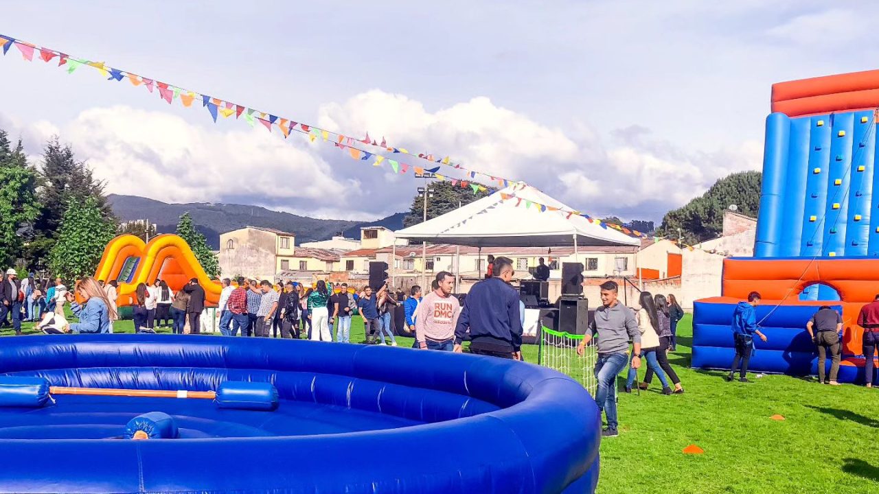 410259579_744547584208460_4983854837627915713_n